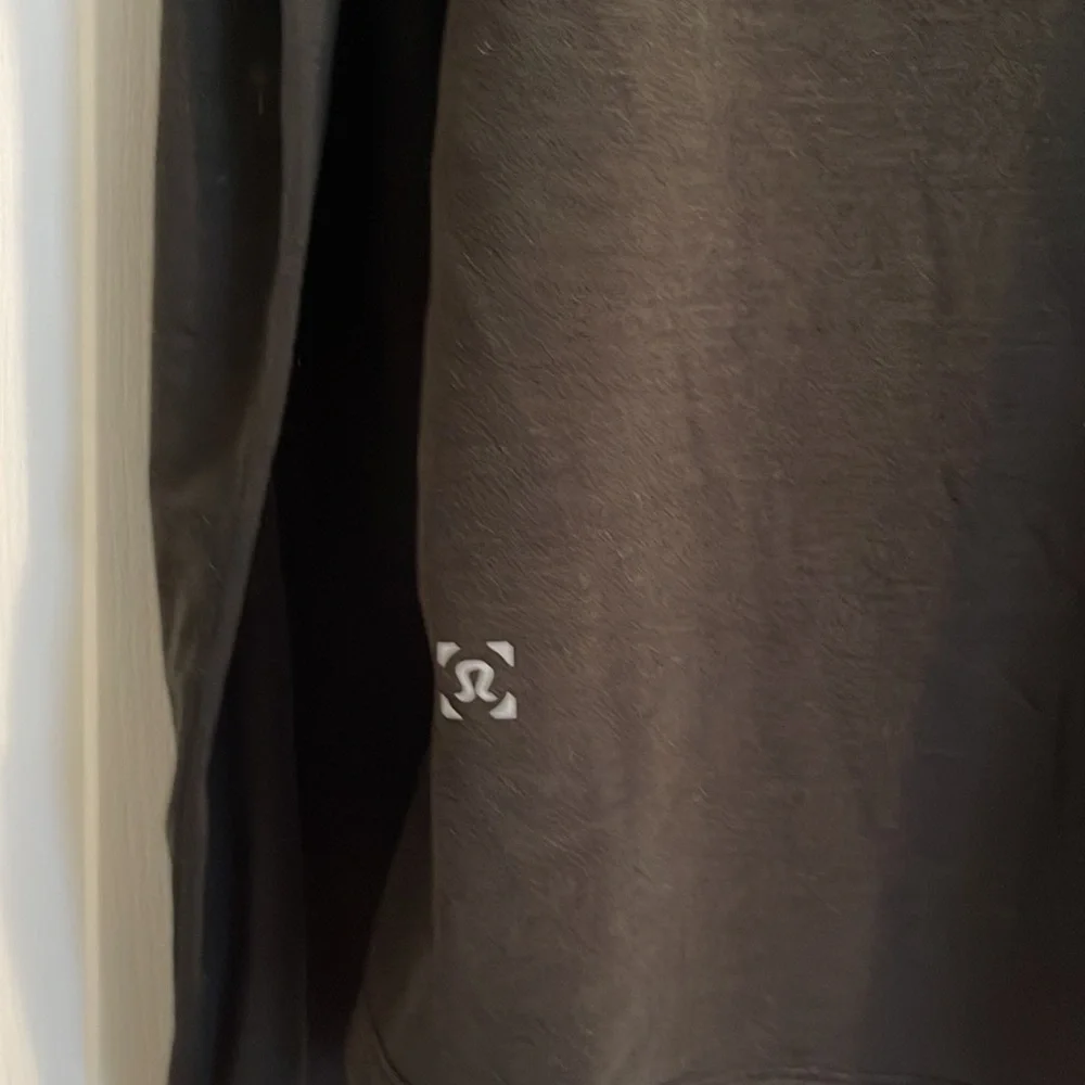 Lululemon black long sleeve shirt - Picture 3 of 3
